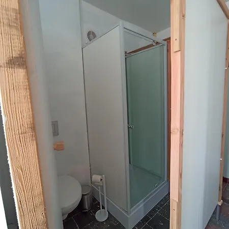 D'etape אכסניה